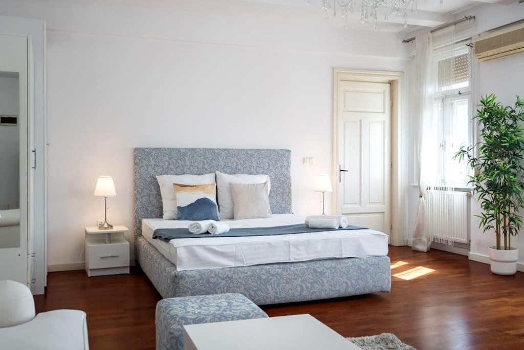 Mozzafiato By The River Studio Bukarest Exterior foto